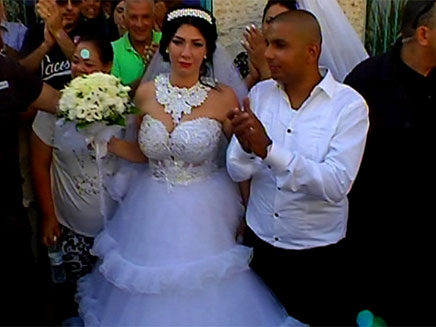 הפגנות סוערות מחוץ לחתונה (צילום: חדשות 2)