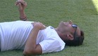 מושיק שוכב על הדשא (צילום: האח הגדול VIP, שידורי קשת)