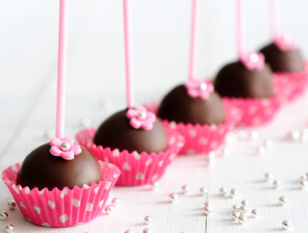 קייקפופס שוקולד חגיגיים (צילום: שרית נובק - מיס פטל, mako אוכל)