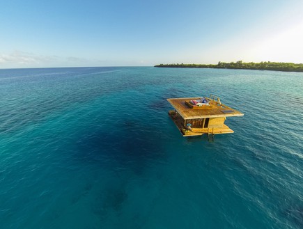 מלון מתחת למים, בלב ים, The Manta Resort (צילום: The Manta Resort)