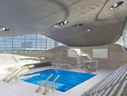 Olympic aquatics centre by Zaha Hadid לונדון (צילום: Dezeen)