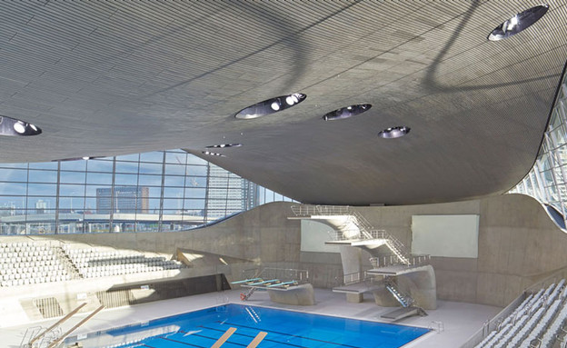 Olympic aquatics centre by Zaha Hadid לונדון (צילום: Dezeen)