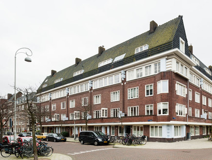 בית באמסטרדם, בית מהמאה הקודמת (צילום: Takumi Ota Photography)