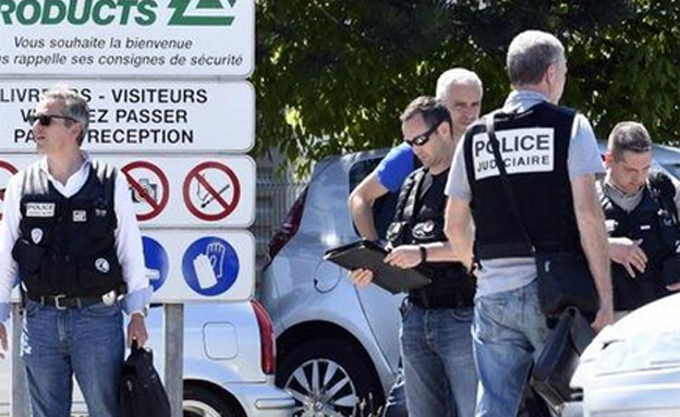 משטרה בזירת האירוע בצרפת (צילום: חדשות 2)