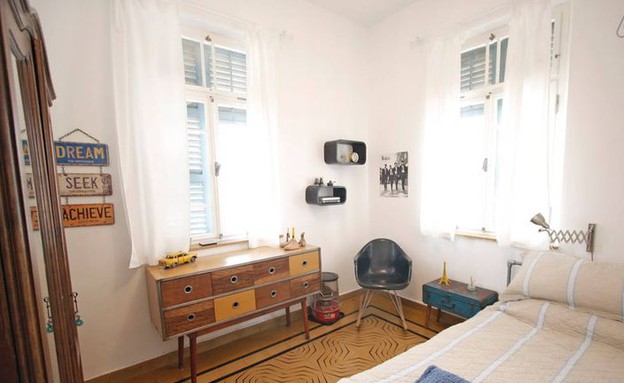 סאבלטים 07, אחד מחדרי השינה בדירה (צילום: airbnb.com, עיצוב-ורד שתיל סטודיו מאי וינטג')