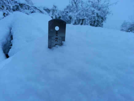 גובה השלג בדצמבר 2013 (צילום: אלעד זוהר)