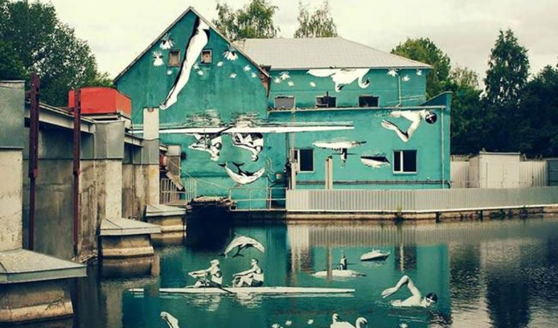 אמנות משתקפת במים (צילום: demilked.com)