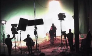 סרטון דאעש מצולם באולפן (צילום: מתוך הסרטון)