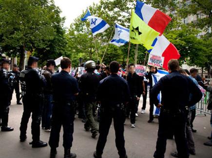 הפגנות של הארגון בצרפת (צילום: ספורט 5)