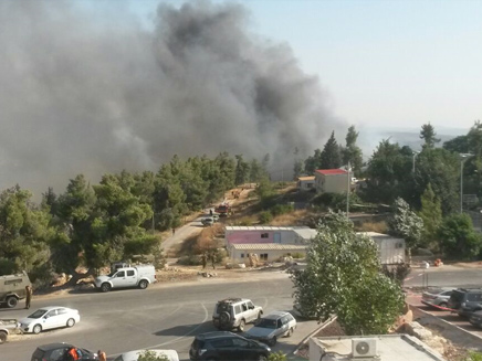 שריפה באלון מורה (צילום: כב״ה מחוז יו״ש)