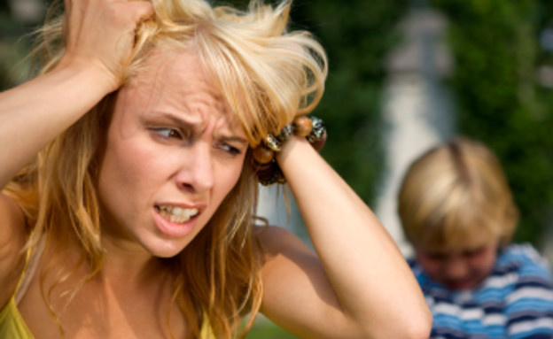 אשה משתגעת מהילדים (צילום: Brainsil, Istock)