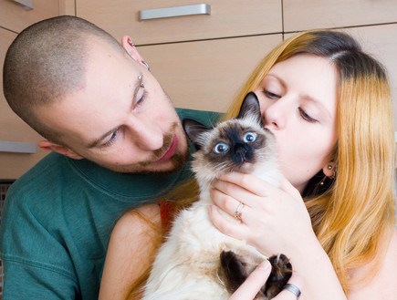 אתרי הכרויות מוזרים (צילום: Pavel Siamionau, GettyImages IL)