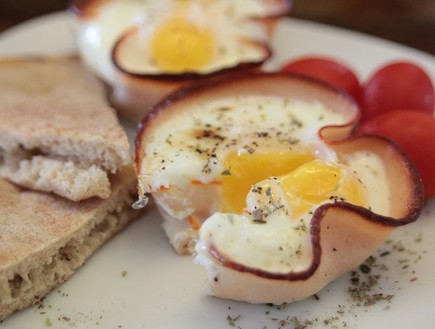 ביצה בקן פסטרמה (צילום: אילה וייס-טרמבליי ,  יחסי ציבור )