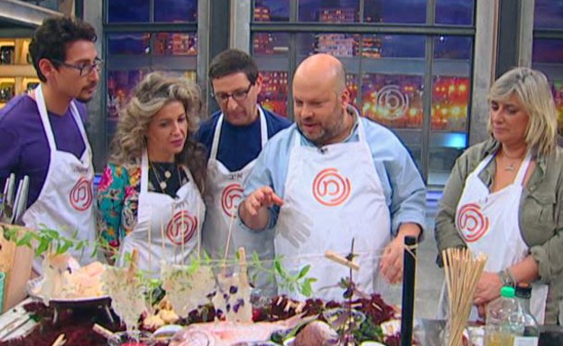 יונתן רושפלד מבשל מנת הדחה