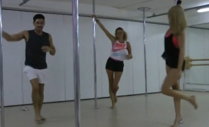 רז ואלכסה רוקדים על עמוד (צילום: הבילויים, ערוץ 24)