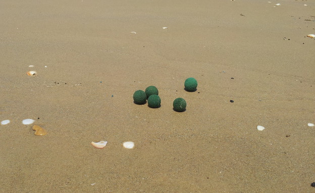 כדורים ירוקים תחנת כוח