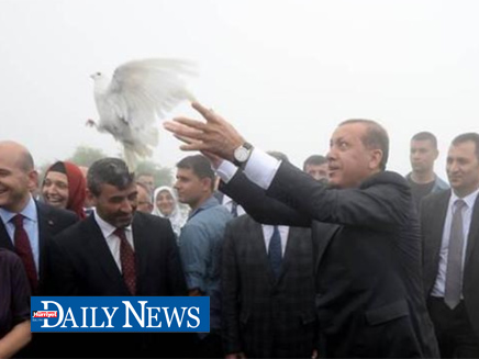 נשיא טורקיה משחרר לחופשי (צילום: דיילי ניוז)