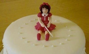 עוגת ילדה עיוורת (צילום: טוויטר)