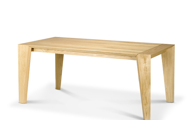 פינת אוכל, שולחן אוכל מעץ דגם מאסטר 8990 שקל תוצרת (צילום: ישראל כהן)