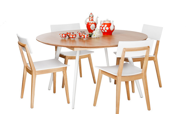 פינת אוכל, שולחן בדגם כרמל של קסטיאל אז איז  (צילום: ענבל מרמרי)