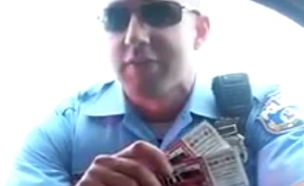 צפו בהצעה המקוממת של השוטר (צילום: יוטיוב)