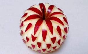תפוח מקושט (צילום: Mutita Edible Art)