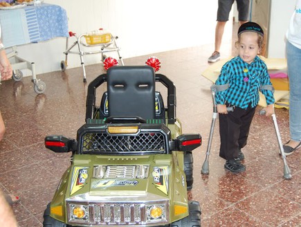 מכוניות לילדים עם נכויות מוטוריות (צילום: Go Baby Go)