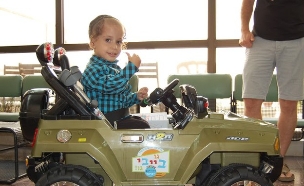 מכוניות לילדים עם נכויות מוטוריות (צילום: Go Baby Go)