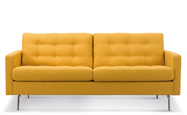 ספה תלת מושבית דגם move 1,890 שקל ברשת URBAN. (צילום: ישראל כהן)