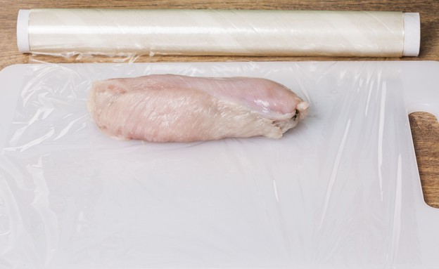 רולדת עוף - שלב שישי (צילום: אסף אמברם, mako אוכל)