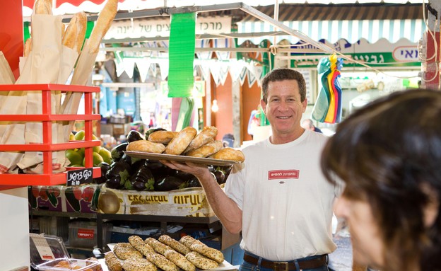 מאפיית לחמים שוק הכרמל  (צילום: איתיאל ציון )