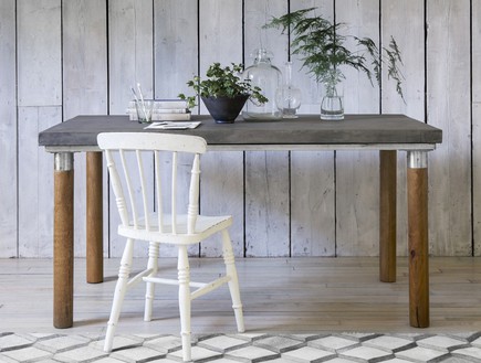 בטון, שולחן אוכל בטון, מתכת ועץ (צילום: freshdesignblog.com)