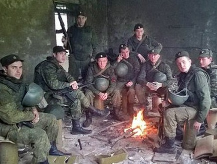חיילים רוסים בסוריה (צילום: dailymail.co.uk)