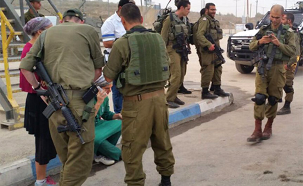 ירי לעבר רכב ישראלי בשומרון (צילום: אגף ביטחון מועצת שומרון)