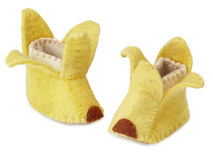 נעלים לפעוטות בצורת בננה (צילום: buzzfeed)