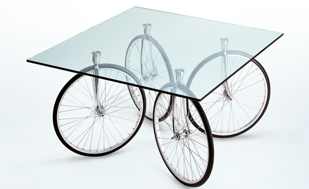 אופניים, שולחן (צילום: by Gae Aulenti for Fontana Arte)