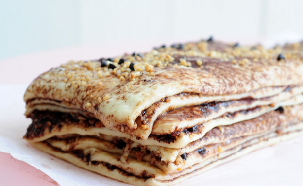 חותכים לרצועות שוות ועורמים