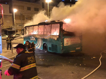 בקבוק תבערה נזרק לעבר אוטובוס בירושלים (צילום: כב