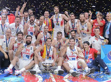 פאו גאסול, שוב מלך אירופה (FIBA) (צילום: ספורט 5)