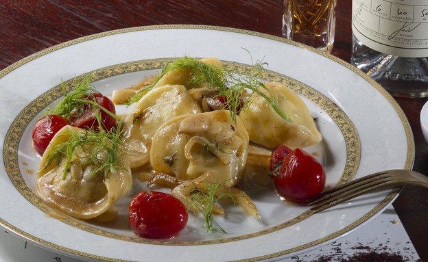 טורטליני לבנה, פותחים בסטה