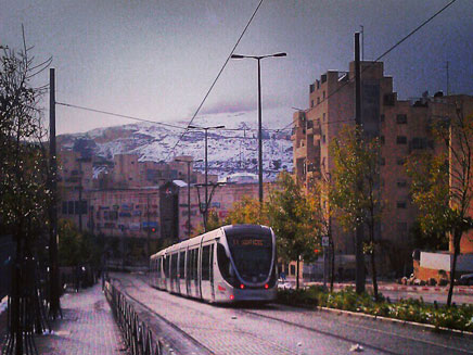 חול המועד בלי רכבת קלה בירושלים (צילום: ויקטור קריוקוב)