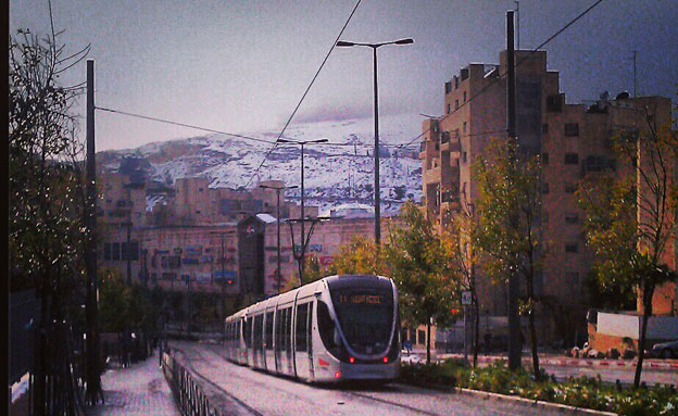 חול המועד בלי רכבת קלה בירושלים (צילום: ויקטור קריוקוב)