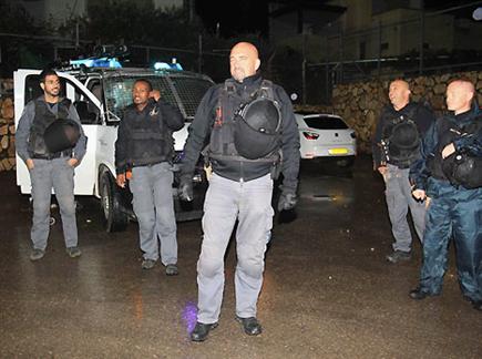המשטרה נערכת למפגש הטעון (אלן שיבר) (צילום: ספורט 5)