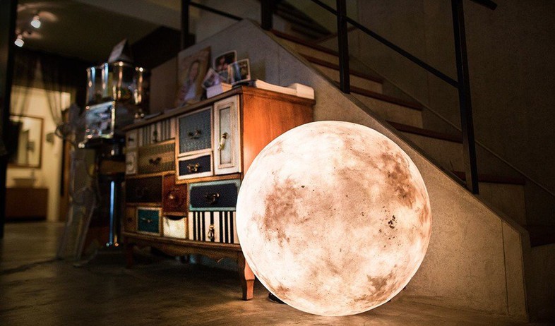 מנורת ירח (צילום: acorn studio)