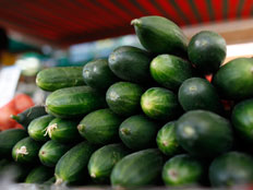 מחירי המלפפון צנחו (צילום: רויטרס)