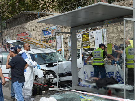 זירת הפיגוע ברחוב מלכי ישראל (צילום: עמוס בן-גרשום / לע