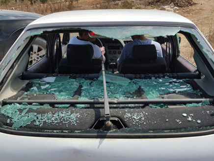 רכב פלסטיני ניזוק בעימותים (צילום: זאכריה סדה, רבנים למען זכויות האדם)