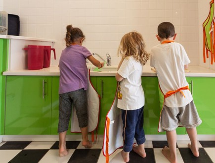 ילדים במטבח (צילום: אייל טואג, TheMarker)