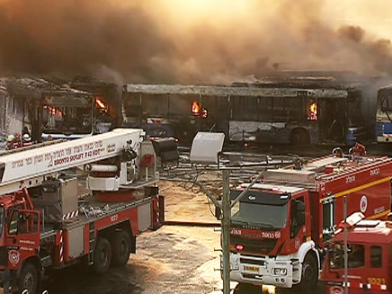 32 אוטובוסים עלו באש (צילום: חדשות 2)