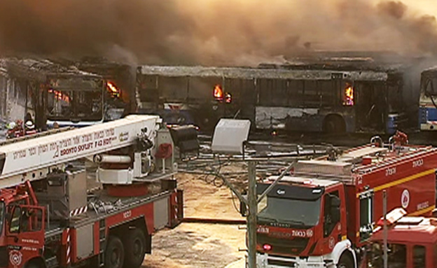 32 אוטובוסים עלו באש (צילום: חדשות 2)